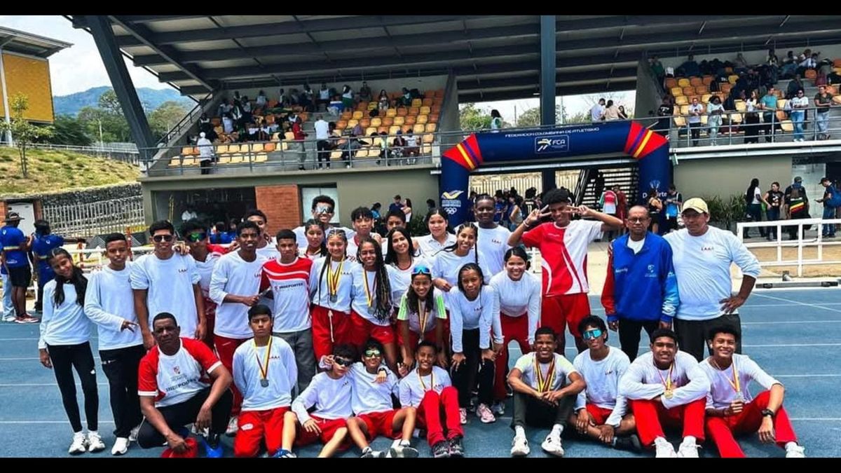 Delegación de Atlético Atlántico en el Campeonato Nacional U14 y U16 de Atletismo en Ibagué