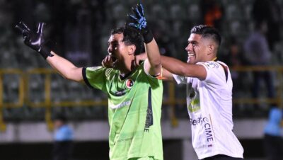 Jugadores de Cúcuta Deportivo celebrando la victoria ante Boyacá Chicó