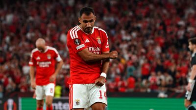 Jhon Durán celebrando un gol con el Benfica