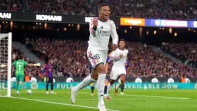 Kylian Mbappé celebrando un gol con el Real Madrid ante el Barcelona en el Camp Nou