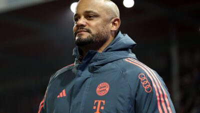 Vincent Kompany, entrenador del Bayern Múnich, en el banquillo